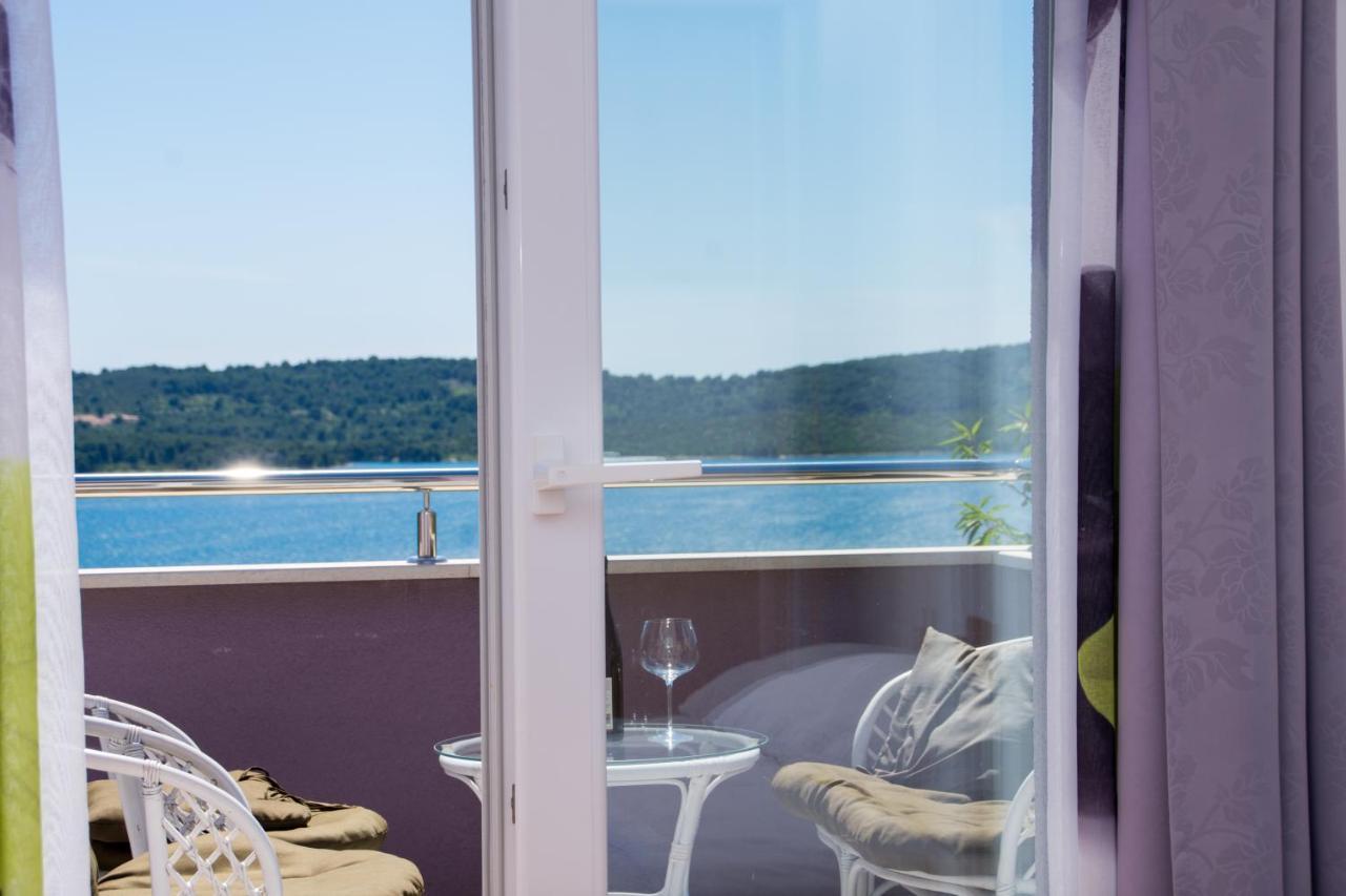 Apartmani Ferdi Trogir Exterior photo