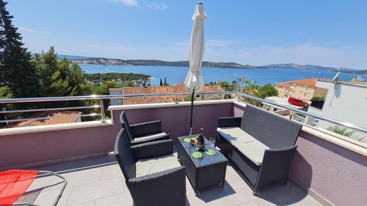 Apartmani Ferdi Trogir Exterior photo